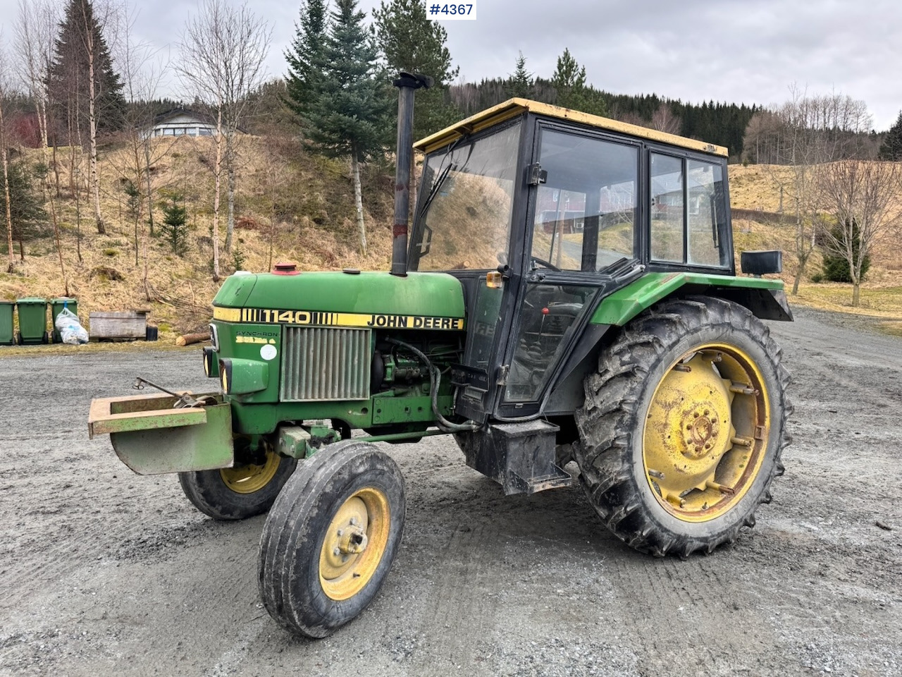 1982 John Deere 1140 4x2 Tractor w/ Twin Wheels and Chains. - Traktor: das Bild 2 1982 John Deere 1140 4x2 Tractor w/ Twin Wheels and Chains. - Traktor: das Bild 2