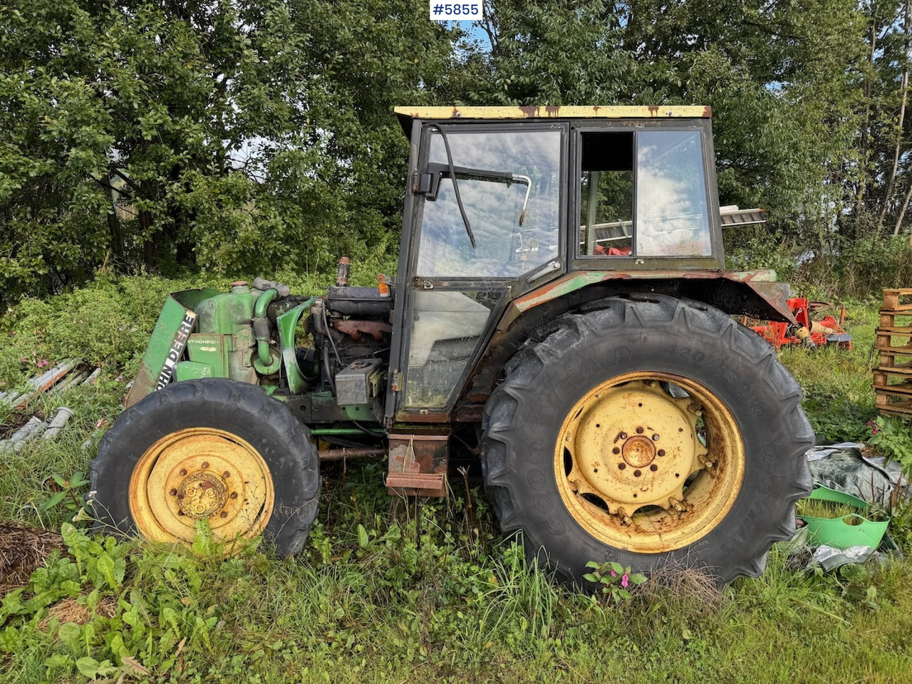 1982 John Deere 1140 with front loader and a parts tractor - Traktor: das Bild 5 1982 John Deere 1140 with front loader and a parts tractor - Traktor: das Bild 5