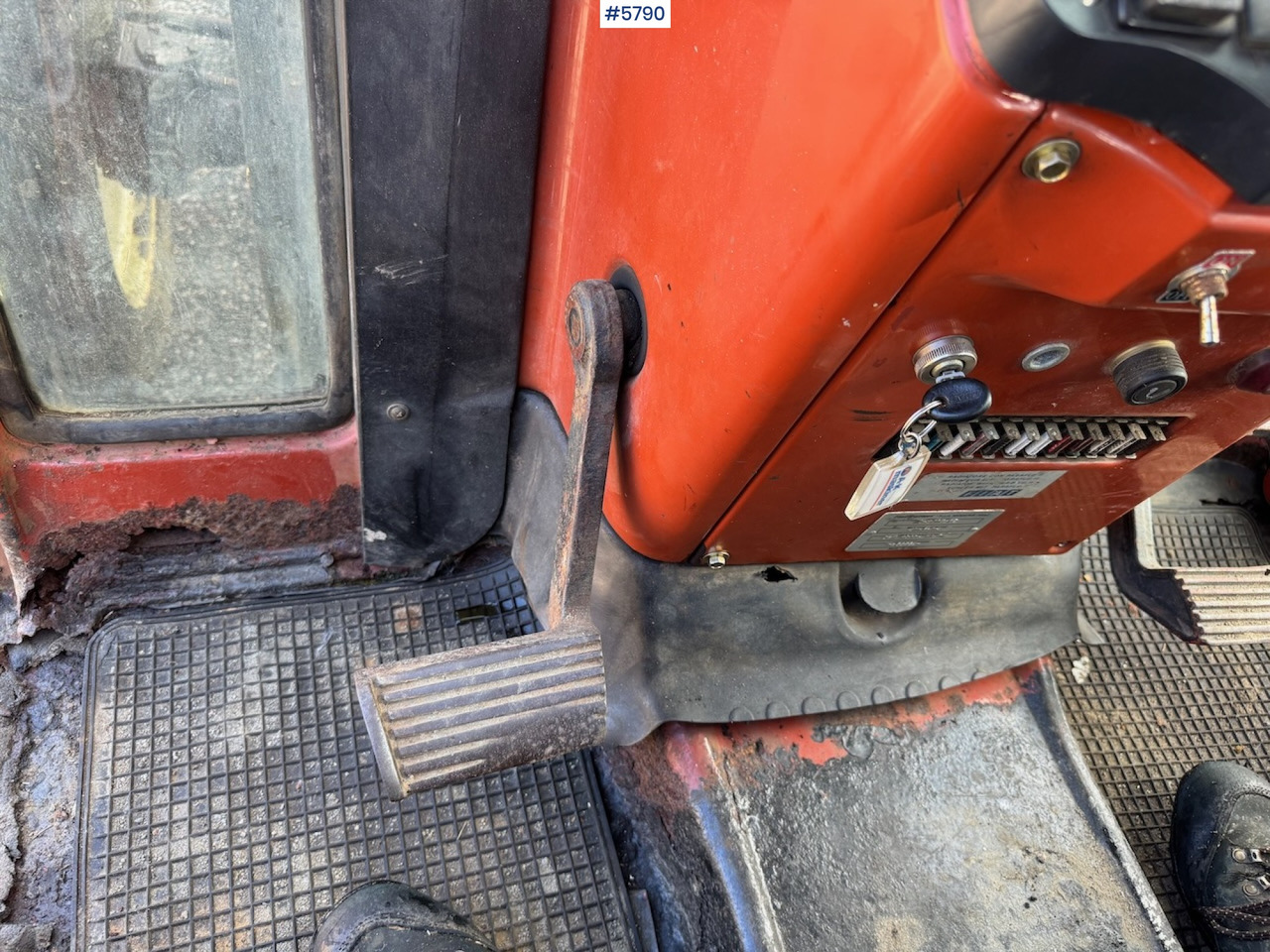 Traktor 1986 Fiat 70-90 DT w/ front loader.: das Bild 18 Traktor 1986 Fiat 70-90 DT w/ front loader.: das Bild 18