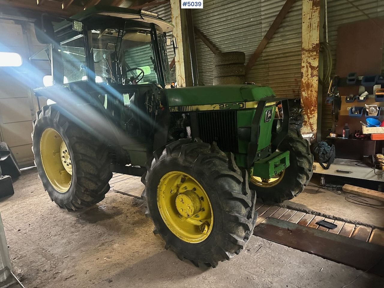 1987 John Deere 2850 Synchron w/ front loader - Traktor: das Bild 1 1987 John Deere 2850 Synchron w/ front loader - Traktor: das Bild 1