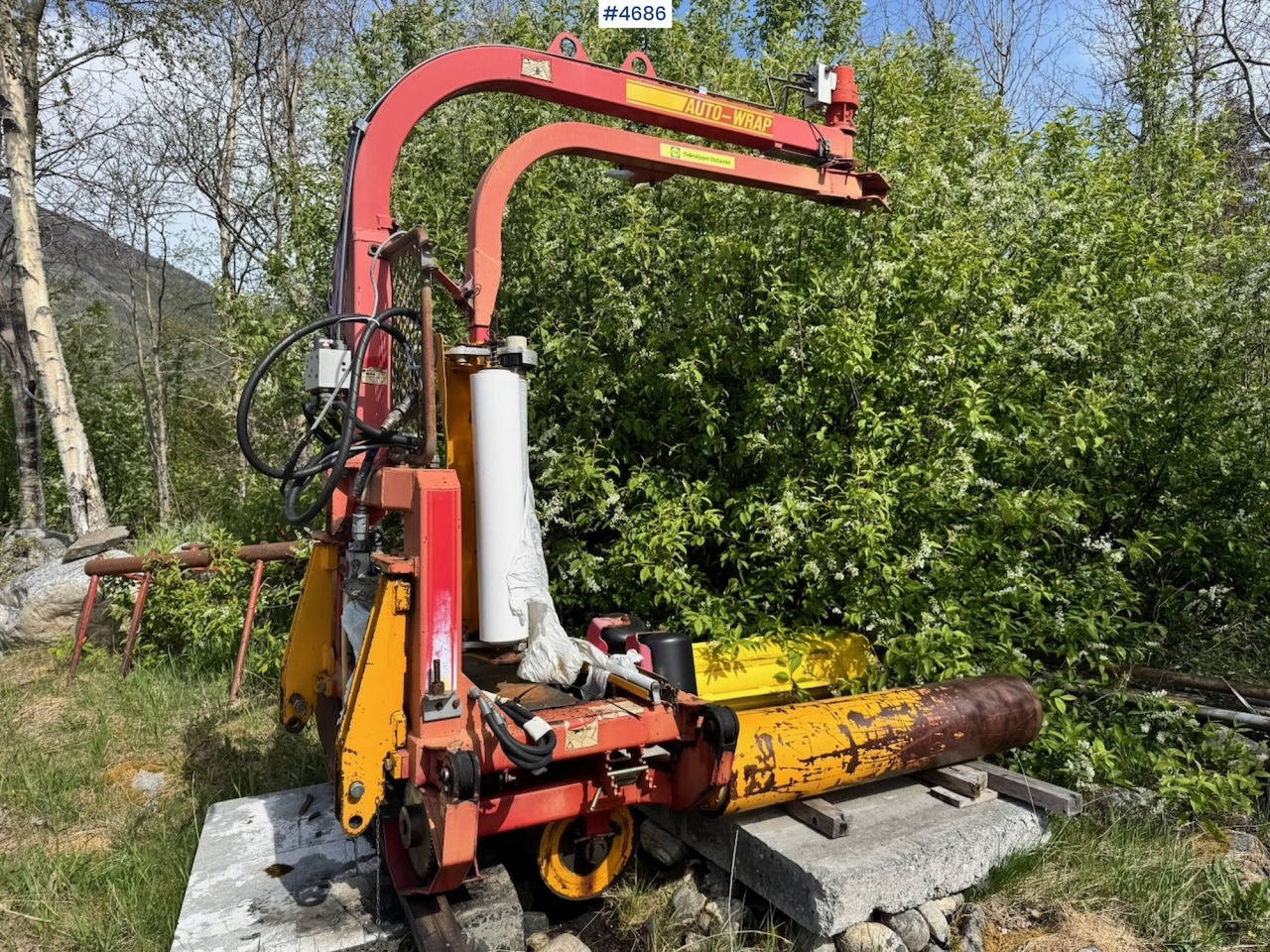 1995 Tellefsdal 1500 Round bale wrapper. New electronics. - Grünlandtechnik: das Bild 2 1995 Tellefsdal 1500 Round bale wrapper. New electronics. - Grünlandtechnik: das Bild 2