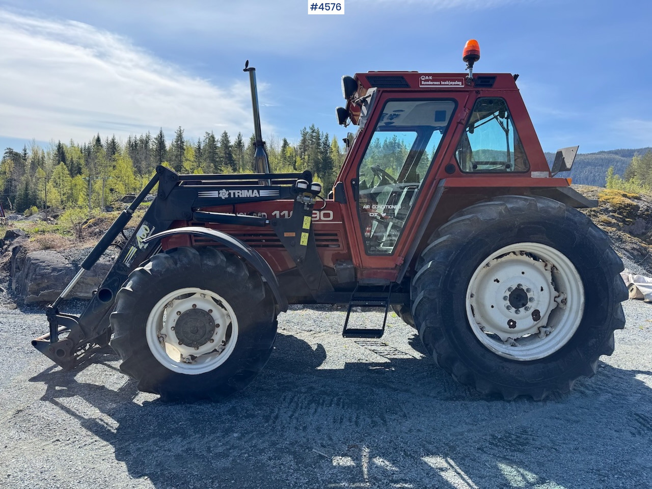 2002 Fiat 110-90 DT w/front loader. 1590 hours! - Traktor: das Bild 1 2002 Fiat 110-90 DT w/front loader. 1590 hours! - Traktor: das Bild 1