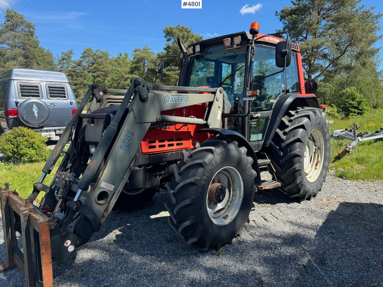 2002 Valtra 6300 4x4 w/ front loader - Traktor: das Bild 2 2002 Valtra 6300 4x4 w/ front loader - Traktor: das Bild 2