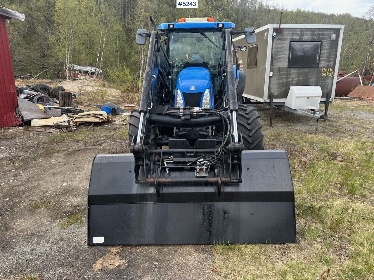 2007 New Holland TS135 4x4 tractor w/ front loader. WATCH VIDEO. - Traktor: das Bild 3 2007 New Holland TS135 4x4 tractor w/ front loader. WATCH VIDEO. - Traktor: das Bild 3