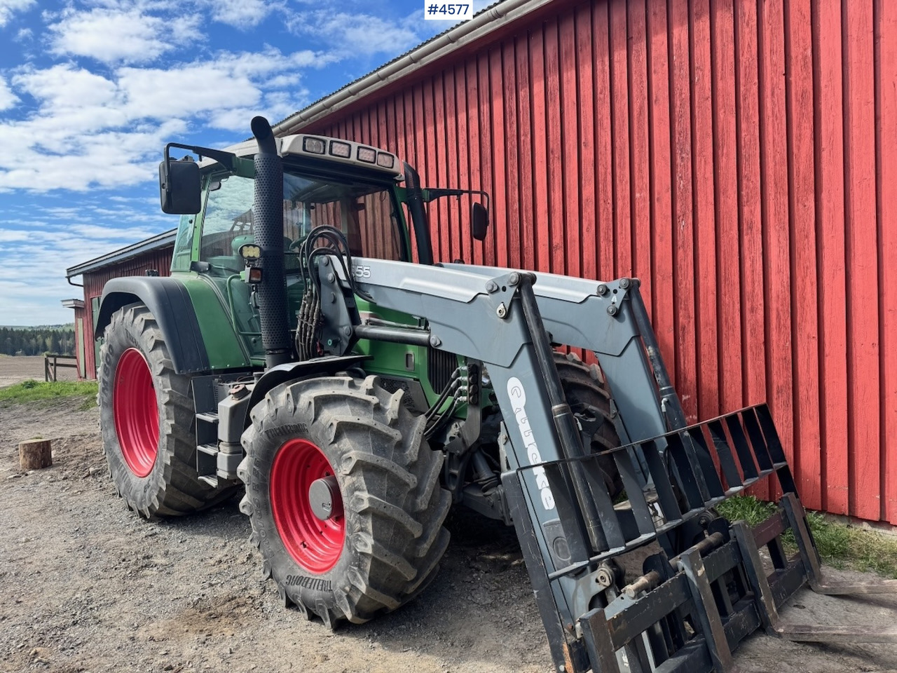 2009 Fendt 415 Vario 4x4 w/ Front hydraulics and Front loader. - Traktor: das Bild 1 2009 Fendt 415 Vario 4x4 w/ Front hydraulics and Front loader. - Traktor: das Bild 1
