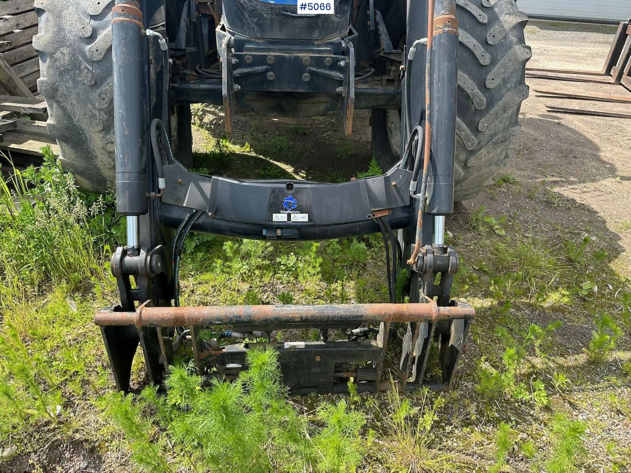2011 New Holland T6080 w/ trima +5.1p - Traktor: das Bild 4 2011 New Holland T6080 w/ trima +5.1p - Traktor: das Bild 4