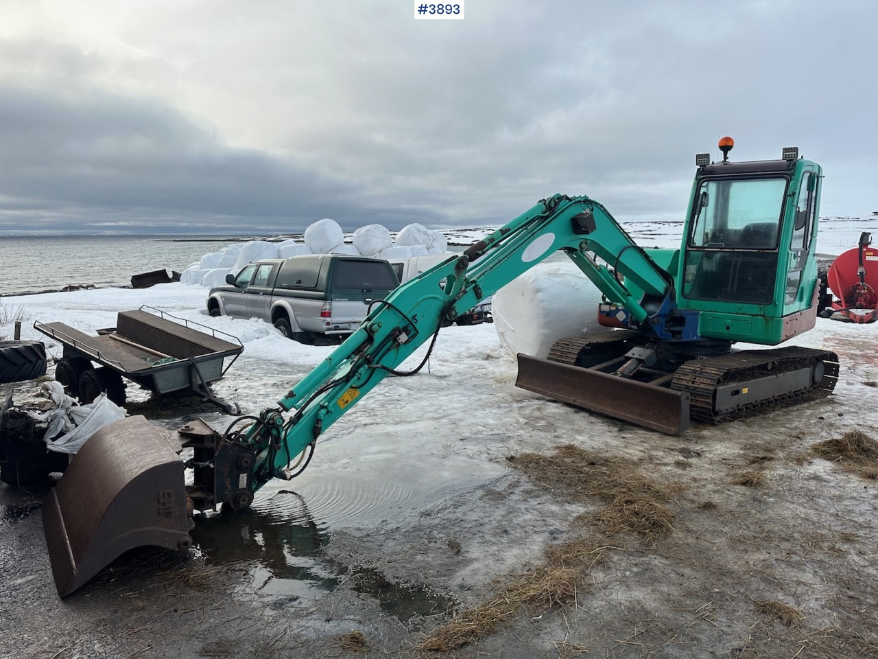 22003 IHI 45N excavator w/ 3 buckets - Bagger: das Bild 2 22003 IHI 45N excavator w/ 3 buckets - Bagger: das Bild 2