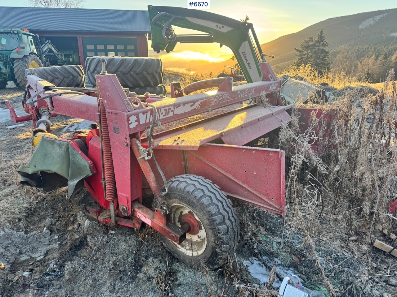 Circa 2003 JF CMS2800 mower. - Mähwerk: das Bild 5 Circa 2003 JF CMS2800 mower. - Mähwerk: das Bild 5