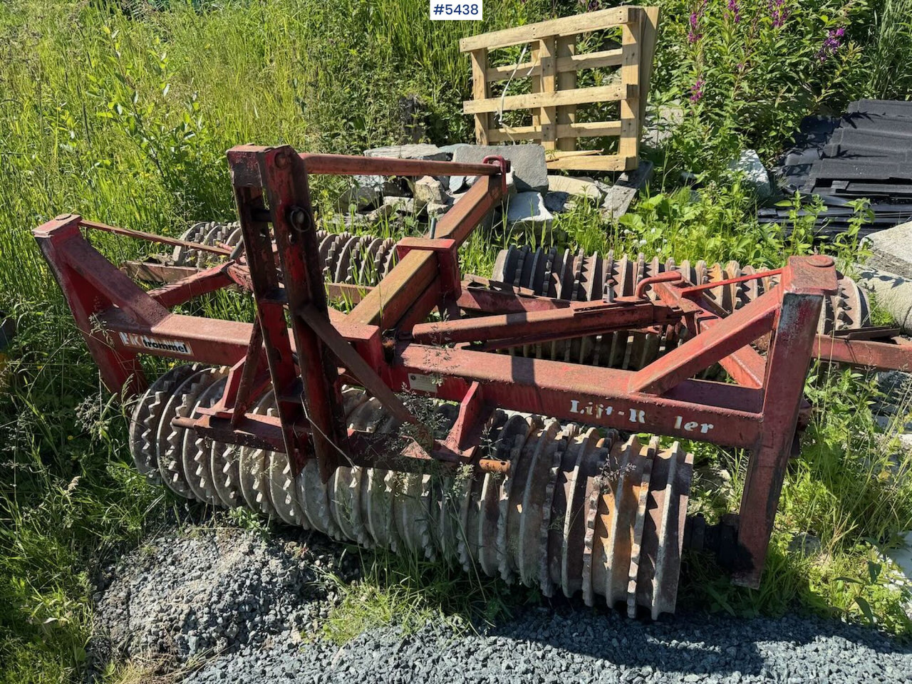 HE-VA Lift Roller 4M - Technik für Bodenbearbeitung: das Bild 2 HE-VA Lift Roller 4M - Technik für Bodenbearbeitung: das Bild 2