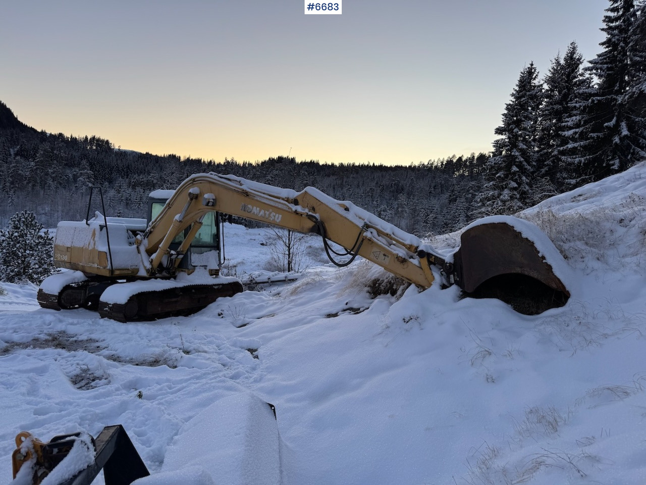 Komatsu PC 130-5K. - Bagger: das Bild 4 Komatsu PC 130-5K. - Bagger: das Bild 4