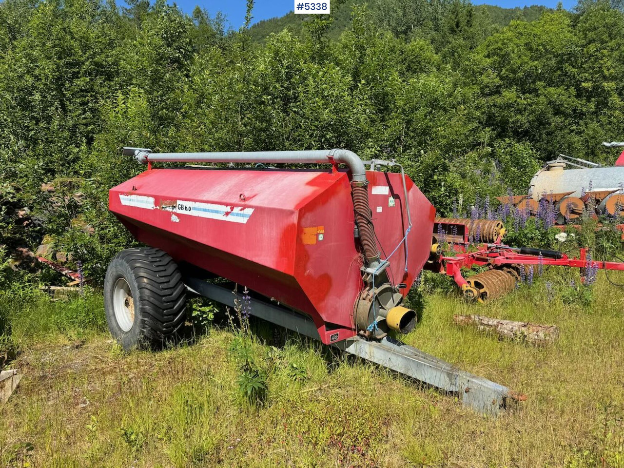 Moi GB 6.0 Fertilizer wagon - Düngerstreuer: das Bild 2 Moi GB 6.0 Fertilizer wagon - Düngerstreuer: das Bild 2