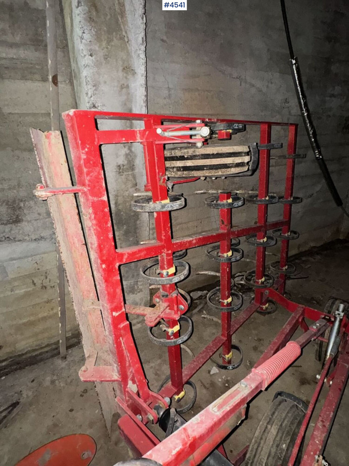Väderstad Harrow - Technik für Bodenbearbeitung: das Bild 5 Väderstad Harrow - Technik für Bodenbearbeitung: das Bild 5