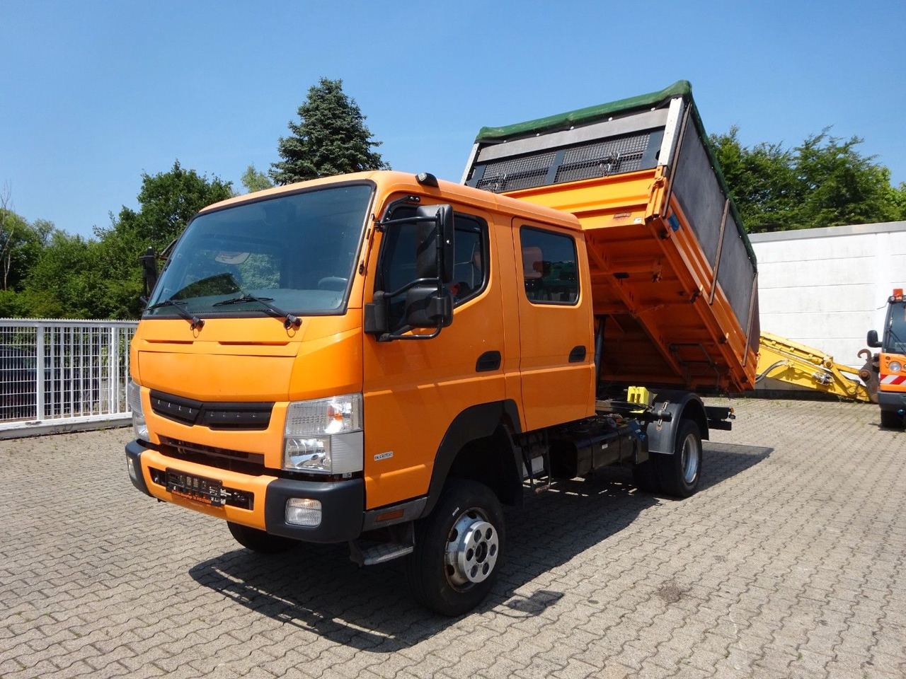 FUSO Canter Doppelkabine MEILLER 3Skipper 4x4 - Kipper Transporter: das Bild 1 FUSO Canter Doppelkabine MEILLER 3Skipper 4x4 - Kipper Transporter: das Bild 1