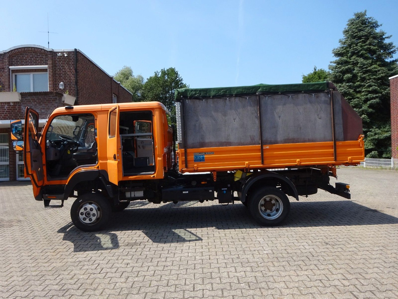 FUSO Canter Doppelkabine MEILLER 3Skipper 4x4 - Kipper Transporter: das Bild 5 FUSO Canter Doppelkabine MEILLER 3Skipper 4x4 - Kipper Transporter: das Bild 5