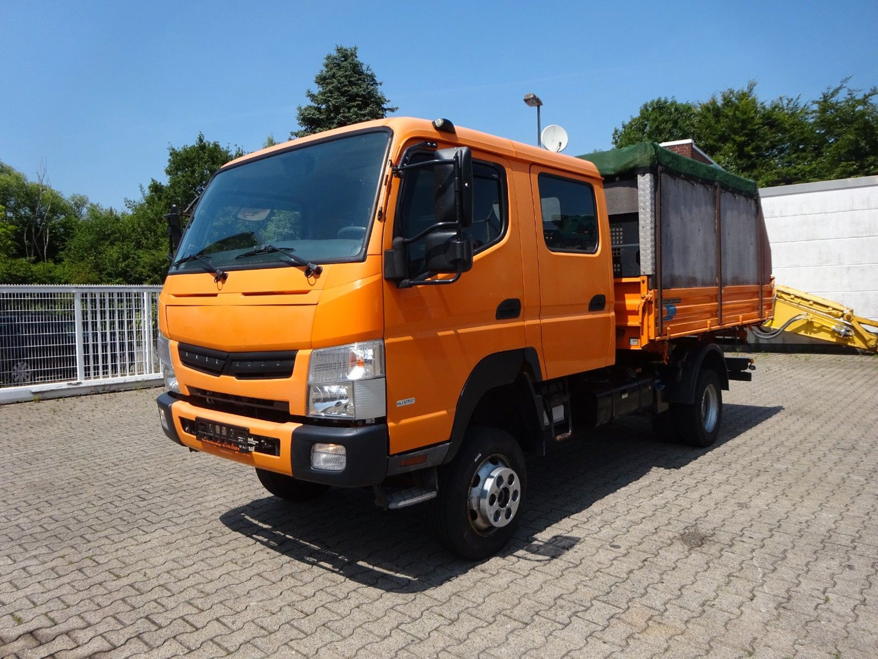 FUSO Canter Doppelkabine MEILLER 3Skipper 4x4 - Kipper Transporter: das Bild 3 FUSO Canter Doppelkabine MEILLER 3Skipper 4x4 - Kipper Transporter: das Bild 3