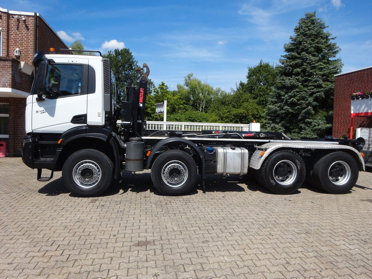Iveco X-WAY 480 HIAB ABROLLER 8x4 - Abrollkipper: das Bild 5 Iveco X-WAY 480 HIAB ABROLLER 8x4 - Abrollkipper: das Bild 5