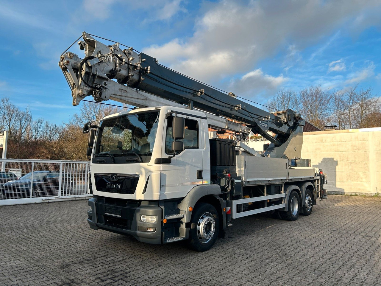 MAN 26.320+Böcker Dachdeckerkran AK46/6000+Seilwinde - Autokran: das Bild 2 MAN 26.320+Böcker Dachdeckerkran AK46/6000+Seilwinde - Autokran: das Bild 2