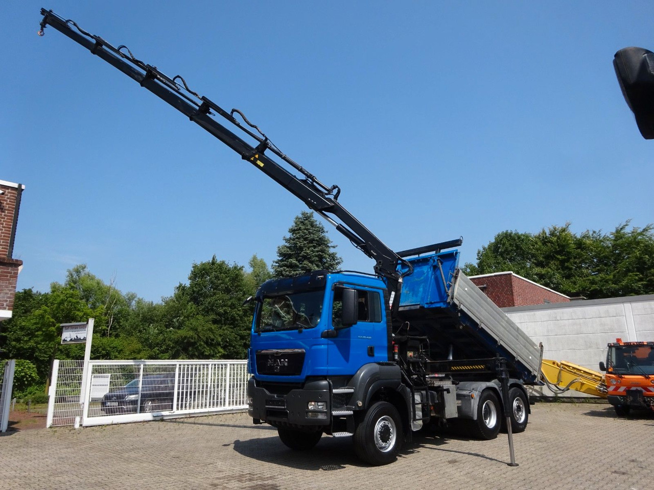 MAN 28.400 TGS 3Skipper+HIAB 166 E-4 HIPRPO 6x4-4 - Kipper, Autokran: das Bild 1 MAN 28.400 TGS 3Skipper+HIAB 166 E-4 HIPRPO 6x4-4 - Kipper, Autokran: das Bild 1
