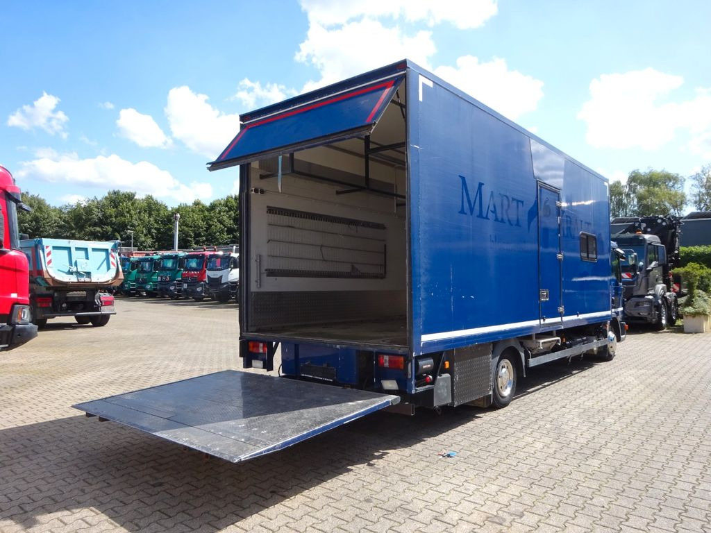 Koffer LKW MAN 8.220 Koffer mit LBW als Wohnmobil ausgebaut 4x2 MAN 8.220 Koffer mit LBW als Wohnmobil ausgebaut 4x2: das Bild 9 Koffer LKW MAN 8.220 Koffer mit LBW als Wohnmobil ausgebaut 4x2 MAN 8.220 Koffer mit LBW als Wohnmobil ausgebaut 4x2: das Bild 9