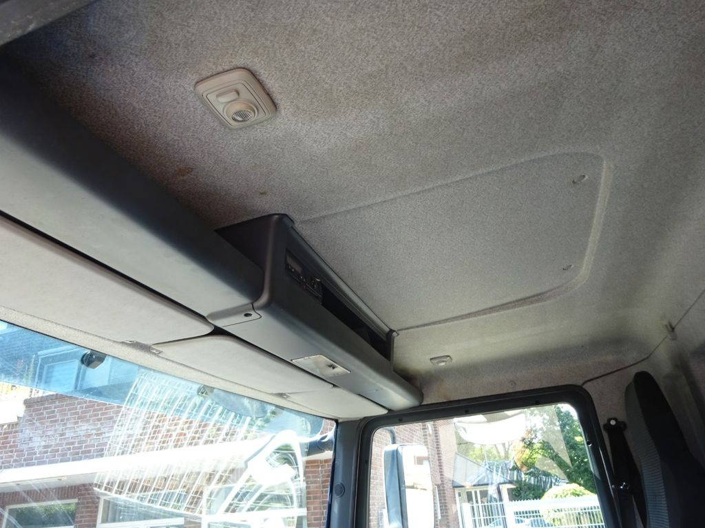 Koffer LKW MAN 8.220 Koffer mit LBW als Wohnmobil ausgebaut 4x2 MAN 8.220 Koffer mit LBW als Wohnmobil ausgebaut 4x2: das Bild 13 Koffer LKW MAN 8.220 Koffer mit LBW als Wohnmobil ausgebaut 4x2 MAN 8.220 Koffer mit LBW als Wohnmobil ausgebaut 4x2: das Bild 13