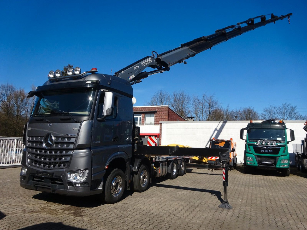 Mercedes-Benz 3453 Plattform + Fassi F820 Kran 8x2 Mercedes-Benz 3453 FASSI F820 Kran 8x Hydr. Ausschub - Autokran, Pritsche LKW: das Bild 2 Mercedes-Benz 3453 Plattform + Fassi F820 Kran 8x2 Mercedes-Benz 3453 FASSI F820 Kran 8x Hydr. Ausschub - Autokran, Pritsche LKW: das Bild 2