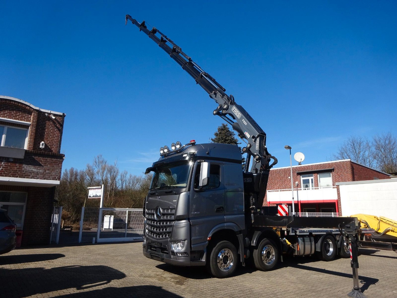 Mercedes-Benz 3453 Plattform + Fassi F820 Kran 8x2 Mercedes-Benz 3453 FASSI F820 Kran 8x Hydr. Ausschub - Autokran, Pritsche LKW: das Bild 1 Mercedes-Benz 3453 Plattform + Fassi F820 Kran 8x2 Mercedes-Benz 3453 FASSI F820 Kran 8x Hydr. Ausschub - Autokran, Pritsche LKW: das Bild 1