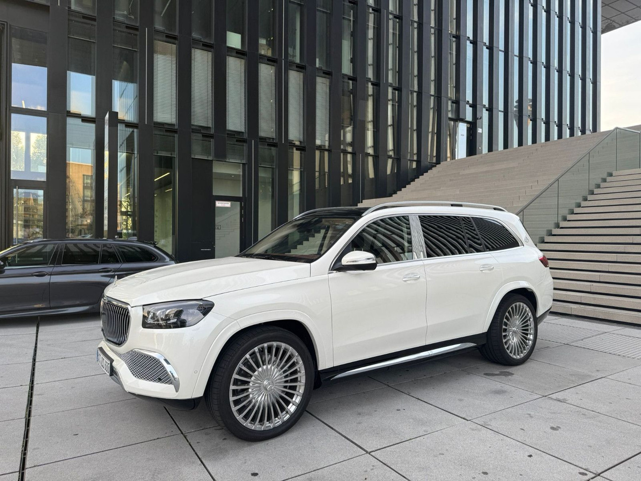 Mercedes-Benz GLS 600 Maybach 4Matic | 23 ZOLL | BURMESTER Mercedes-Benz GLS 600 Maybach 4Matic | 23 ZOLL | BURMESTER - SUV/ Geländewagen: das Bild 1 Mercedes-Benz GLS 600 Maybach 4Matic | 23 ZOLL | BURMESTER Mercedes-Benz GLS 600 Maybach 4Matic | 23 ZOLL | BURMESTER - SUV/ Geländewagen: das Bild 1