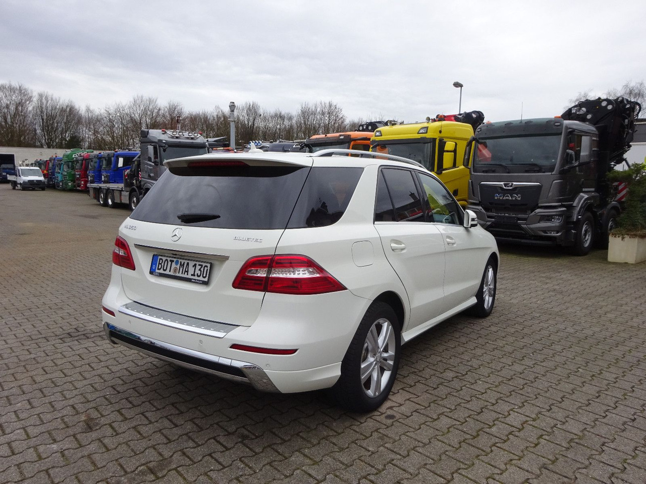 Mercedes-Benz ML 350 CDI BlueTec Mercedes-Benz ML 350 CDI BlueTec. AMG Paket - SUV/ Geländewagen: das Bild 5 Mercedes-Benz ML 350 CDI BlueTec Mercedes-Benz ML 350 CDI BlueTec. AMG Paket - SUV/ Geländewagen: das Bild 5