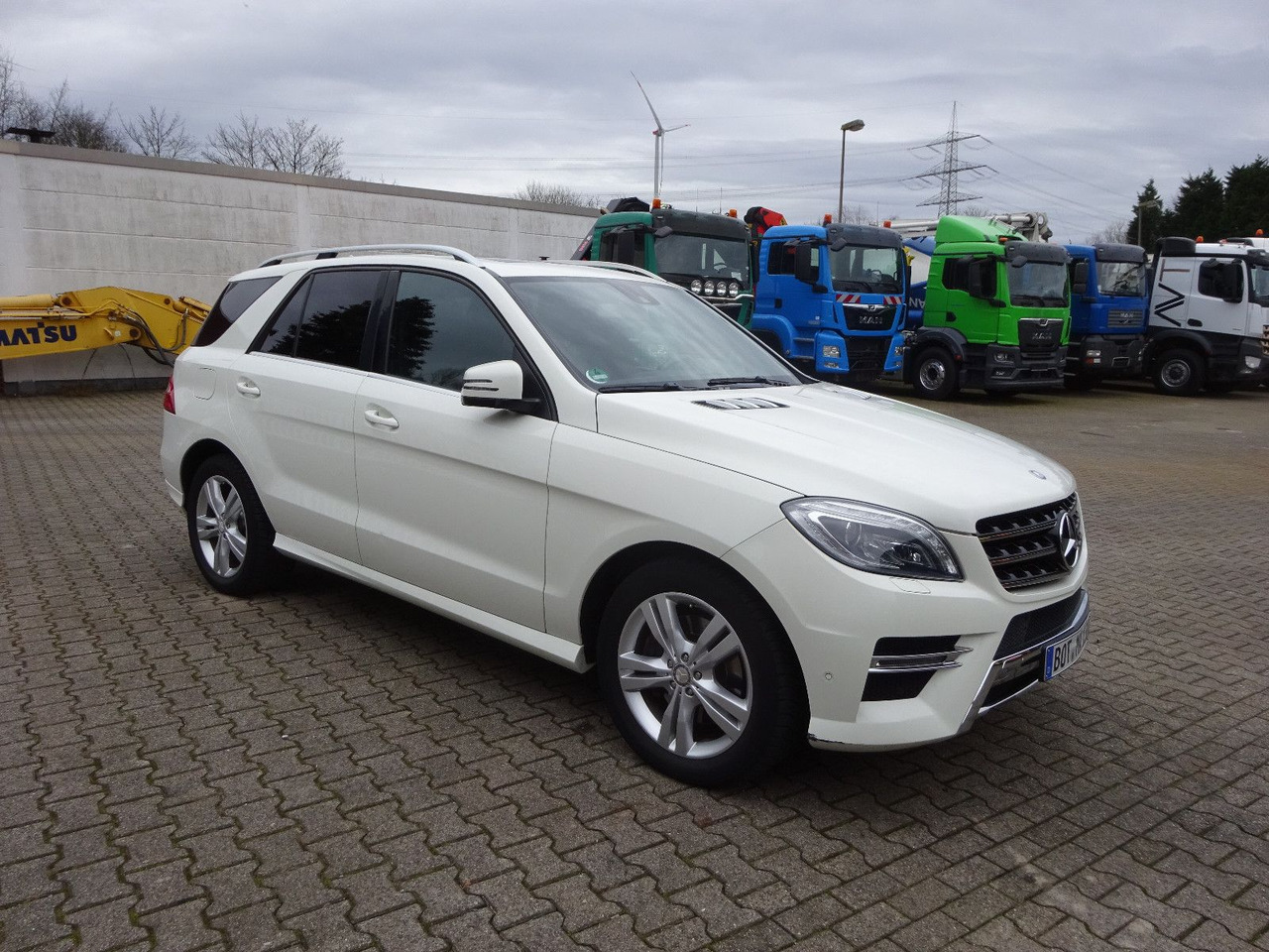 Mercedes-Benz ML 350 CDI BlueTec Mercedes-Benz ML 350 CDI BlueTec. AMG Paket - SUV/ Geländewagen: das Bild 1 Mercedes-Benz ML 350 CDI BlueTec Mercedes-Benz ML 350 CDI BlueTec. AMG Paket - SUV/ Geländewagen: das Bild 1