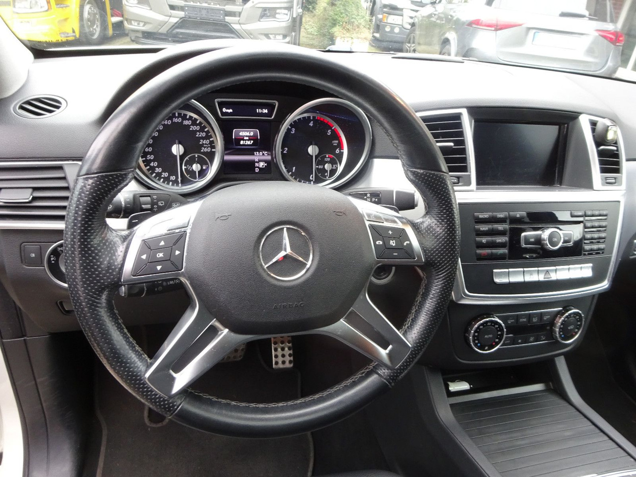 SUV/ Geländewagen Mercedes-Benz ML 350 CDI BlueTec Mercedes-Benz ML 350 CDI BlueTec.  AMG Paket: das Bild 7