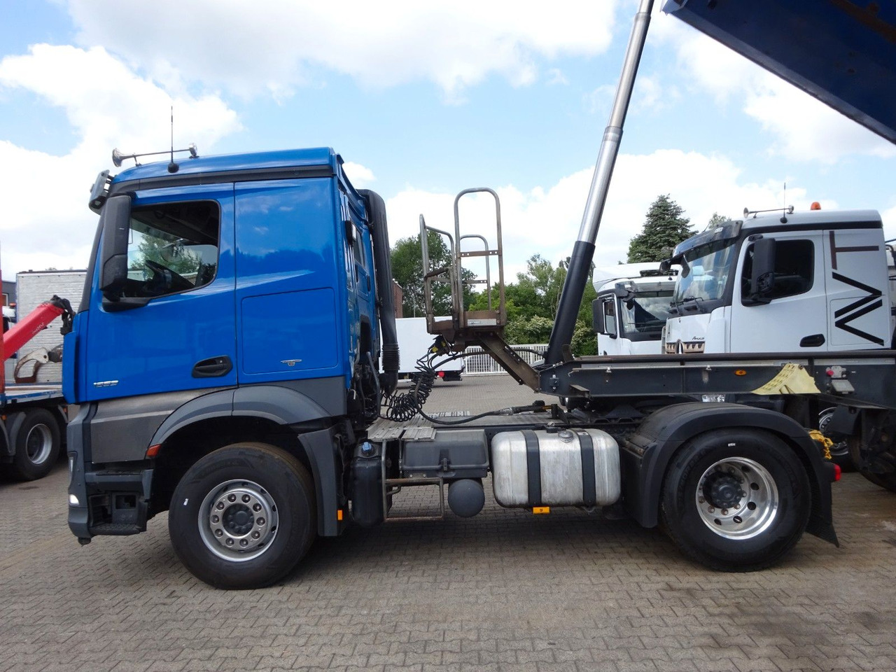 Mercedes-Benz 1853 Arocs SZM mit Kipperpumpe - Sattelzugmaschine: das Bild 3 Mercedes-Benz 1853 Arocs SZM mit Kipperpumpe - Sattelzugmaschine: das Bild 3