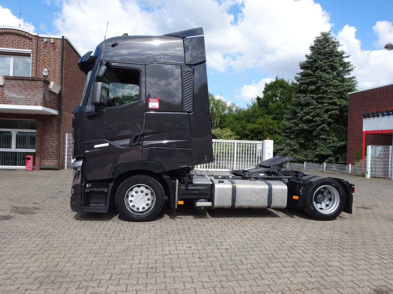 Renault T 520 Komfort SZM 4x2 - Sattelzugmaschine: das Bild 3 Renault T 520 Komfort SZM 4x2 - Sattelzugmaschine: das Bild 3