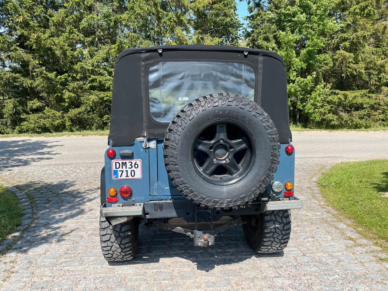 Land Rover LR Defender 90 Soft Top V8 Automatic 60000 brutt Land Rover LR Defender 90 SoftTop V8 Automatic - Pick-up: das Bild 4 Land Rover LR Defender 90 Soft Top V8 Automatic 60000 brutt Land Rover LR Defender 90 SoftTop V8 Automatic - Pick-up: das Bild 4