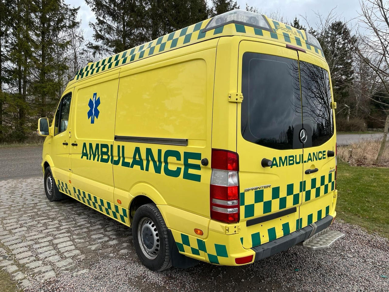Mercedes-Benz Sprinter 316 CDI Aut *14 000 € netto - Krankenwagen: das Bild 3 Mercedes-Benz Sprinter 316 CDI Aut *14 000 € netto - Krankenwagen: das Bild 3