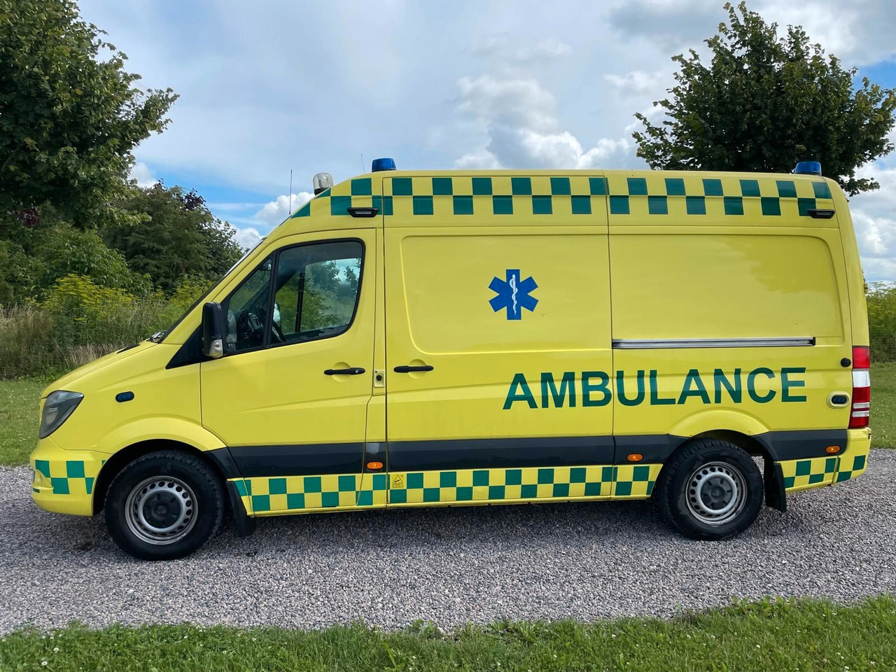 Mercedes-Benz Sprinter II Kasten 316 CDI Aut *Ambulance - Krankenwagen: das Bild 2 Mercedes-Benz Sprinter II Kasten 316 CDI Aut *Ambulance - Krankenwagen: das Bild 2
