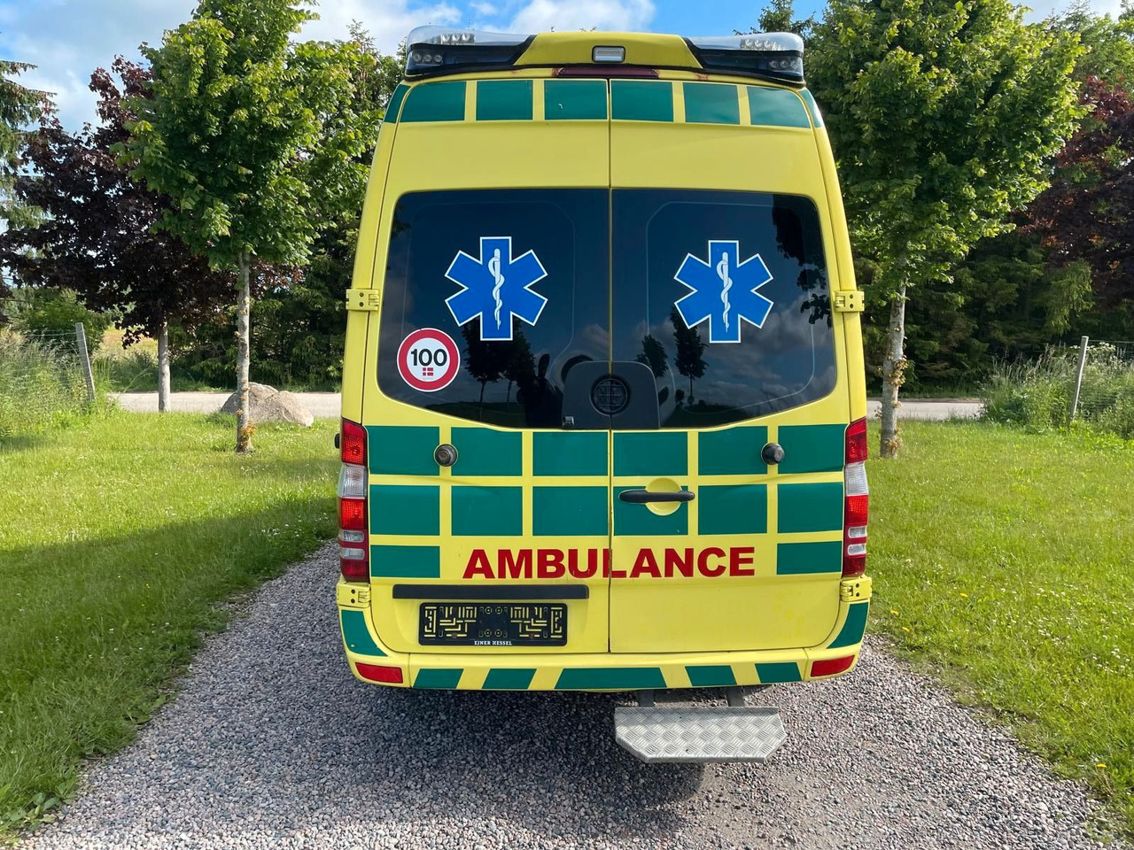 Mercedes-Benz Sprinter II Kasten 316 CDI Aut - Krankenwagen: das Bild 4 Mercedes-Benz Sprinter II Kasten 316 CDI Aut - Krankenwagen: das Bild 4
