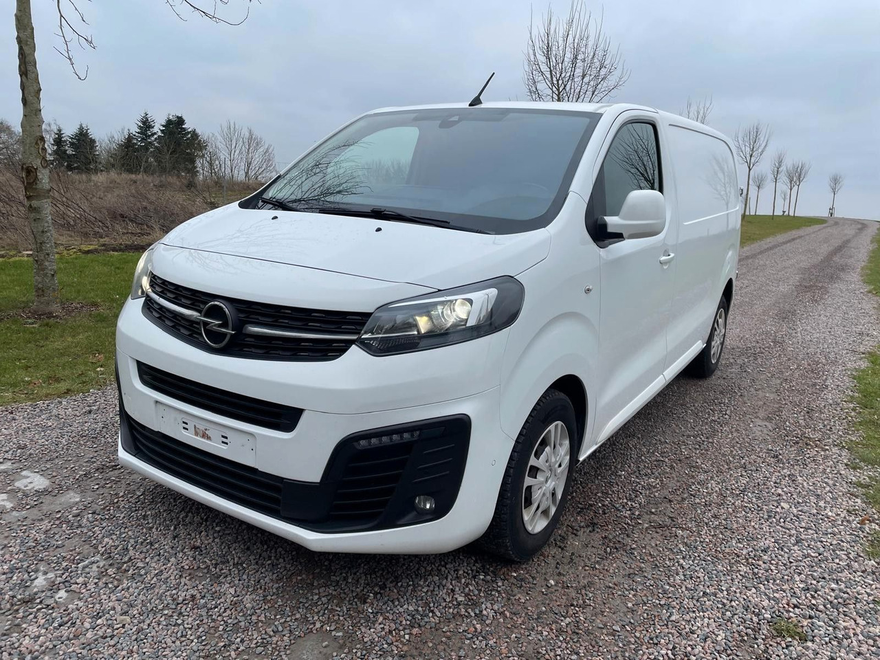 Opel Vivaro Kasten Edition M L2 2.0 Opel Vivaro 2.0 CDTI Edition M L2 *9400€ netto - Kleintransporter: das Bild 2 Opel Vivaro Kasten Edition M L2 2.0 Opel Vivaro 2.0 CDTI Edition M L2 *9400€ netto - Kleintransporter: das Bild 2
