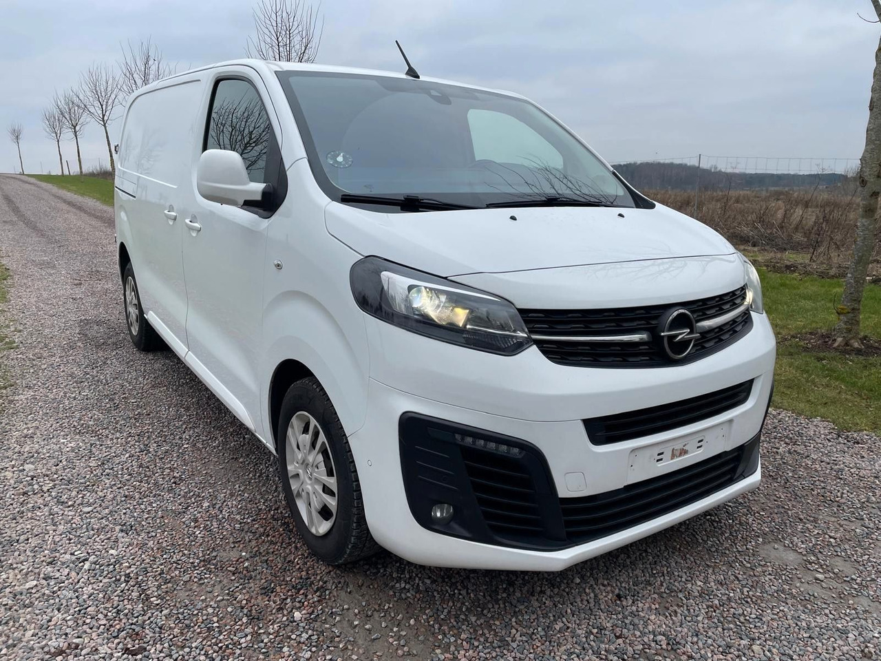 Opel Vivaro Kasten Edition M L2 2.0 Opel Vivaro 2.0 CDTI Edition M L2 *9400€ netto - Kleintransporter: das Bild 1 Opel Vivaro Kasten Edition M L2 2.0 Opel Vivaro 2.0 CDTI Edition M L2 *9400€ netto - Kleintransporter: das Bild 1