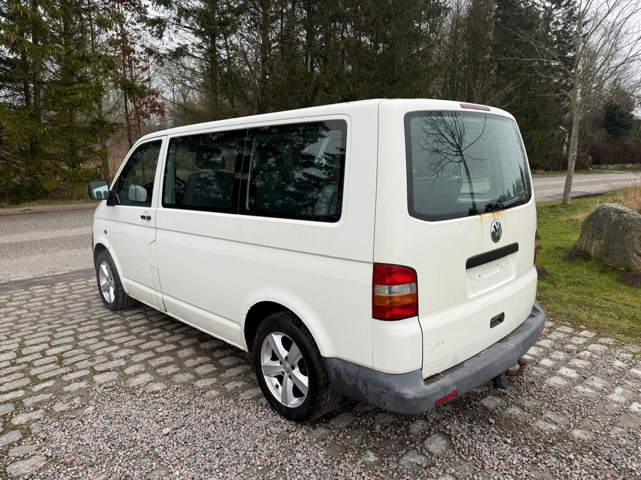 Volkswagen T5 Transporter 1.9 TDI *9 Sitze * 3900 € - Personentransporter: das Bild 3 Volkswagen T5 Transporter 1.9 TDI *9 Sitze * 3900 € - Personentransporter: das Bild 3