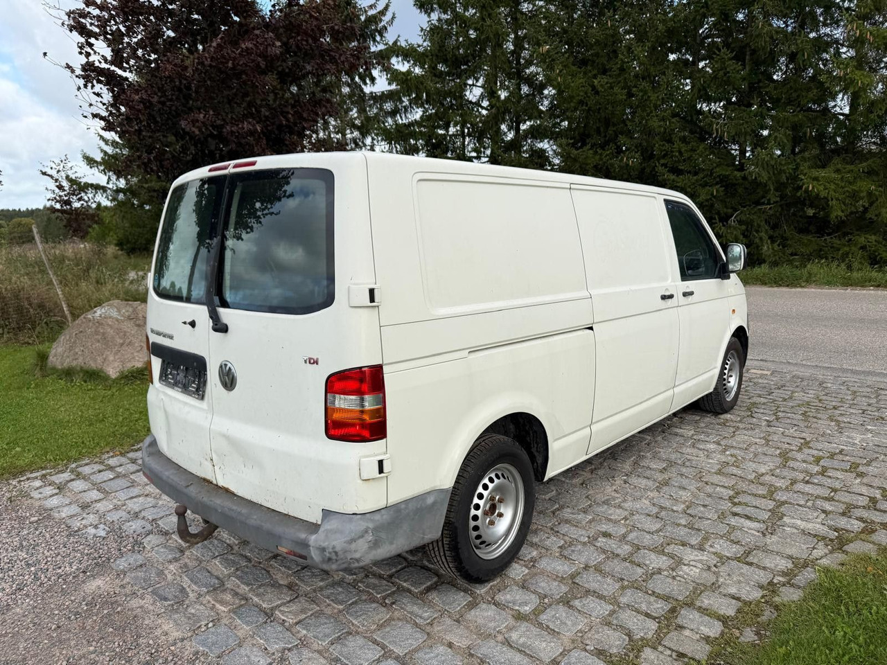 Volkswagen T5 Transporter 2.5 TDI Kasten lang - Kleintransporter: das Bild 4 Volkswagen T5 Transporter 2.5 TDI Kasten lang - Kleintransporter: das Bild 4