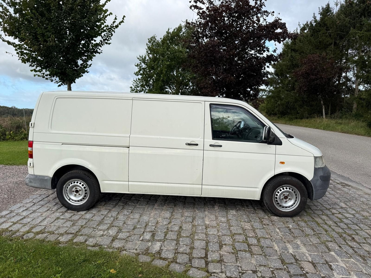 Volkswagen T5 Transporter 2.5 TDI Kasten lang - Kleintransporter: das Bild 5 Volkswagen T5 Transporter 2.5 TDI Kasten lang - Kleintransporter: das Bild 5
