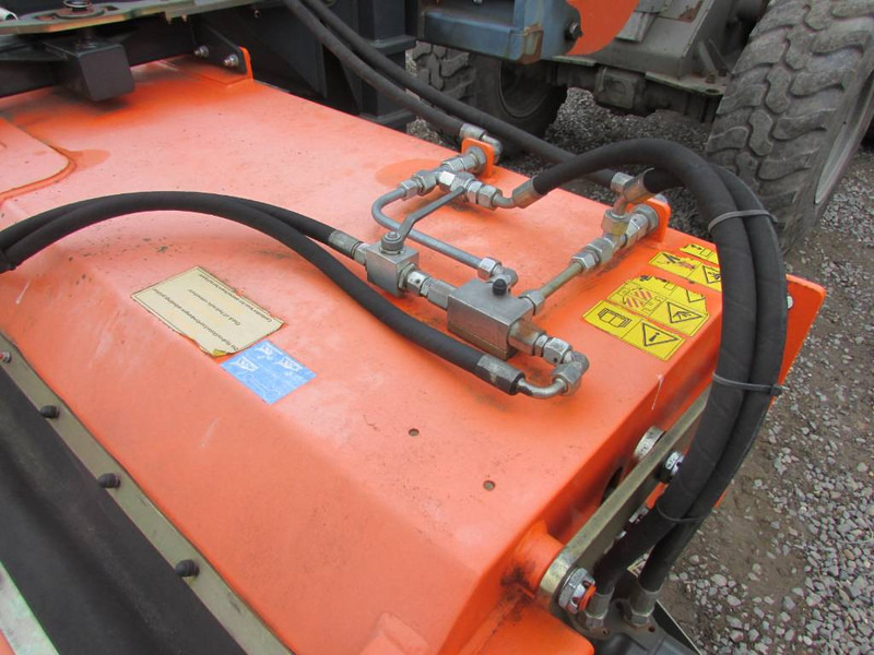 Tuchel Profi 600-230 Kehrbesen / 6.500 EUR - Anbauteil für Baumaschine: das Bild 5 Tuchel Profi 600-230 Kehrbesen / 6.500 EUR - Anbauteil für Baumaschine: das Bild 5