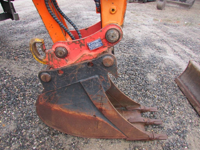 Komatsu PC 80 MR-3 Kettenbagger 30.000 EUR / AC - Minibagger: das Bild 3 Komatsu PC 80 MR-3 Kettenbagger 30.000 EUR / AC - Minibagger: das Bild 3