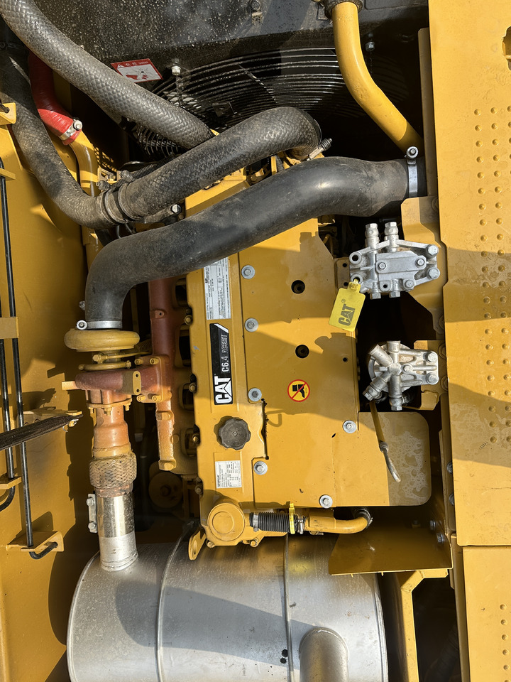 Kettenbagger CATERPILLAR 320D2: das Bild 10