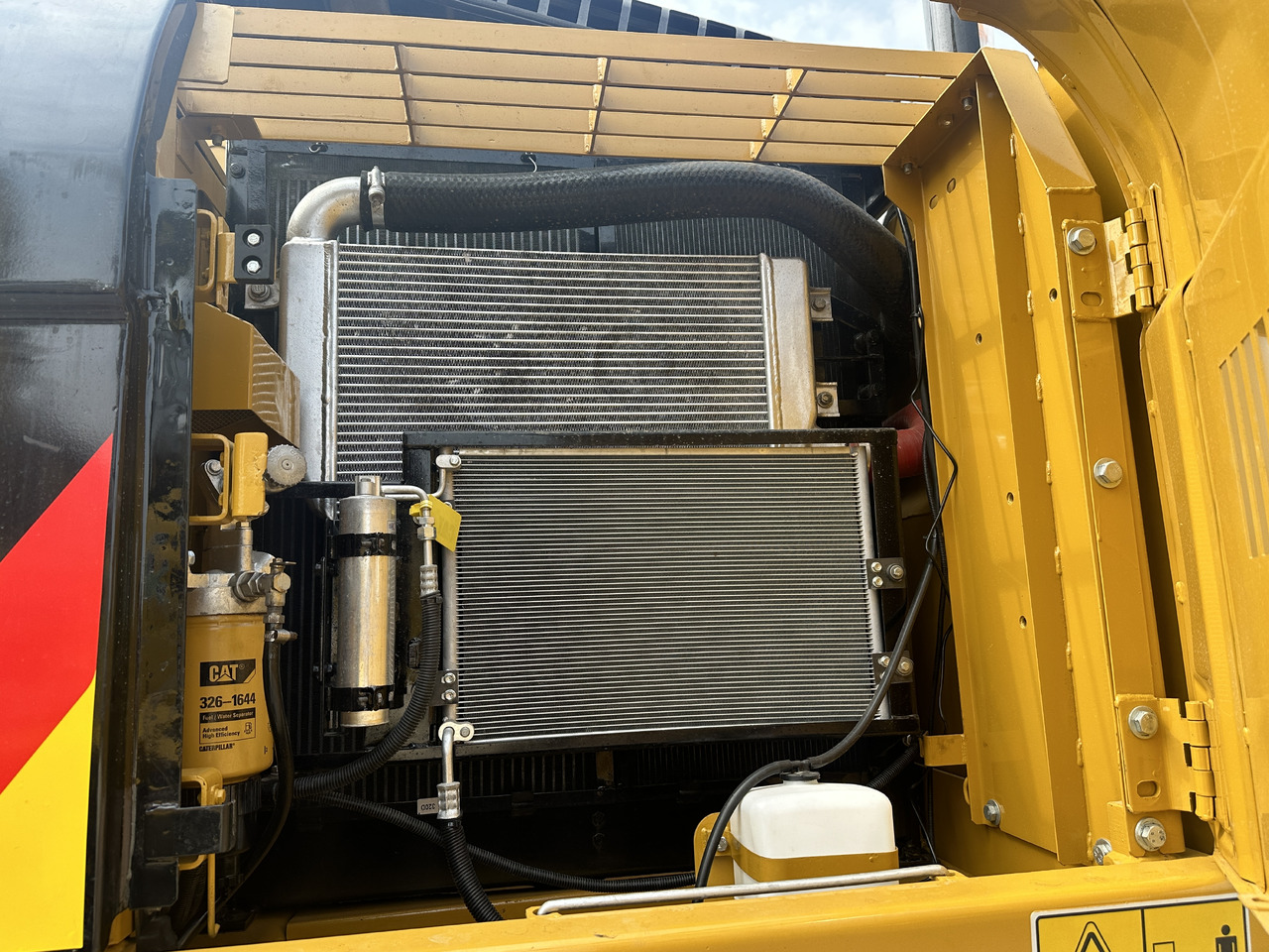 Kettenbagger CATERPILLAR 320D2: das Bild 6