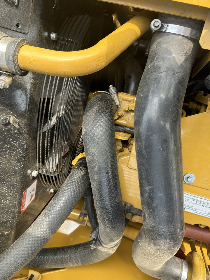 Kettenbagger CATERPILLAR 320D2: das Bild 11