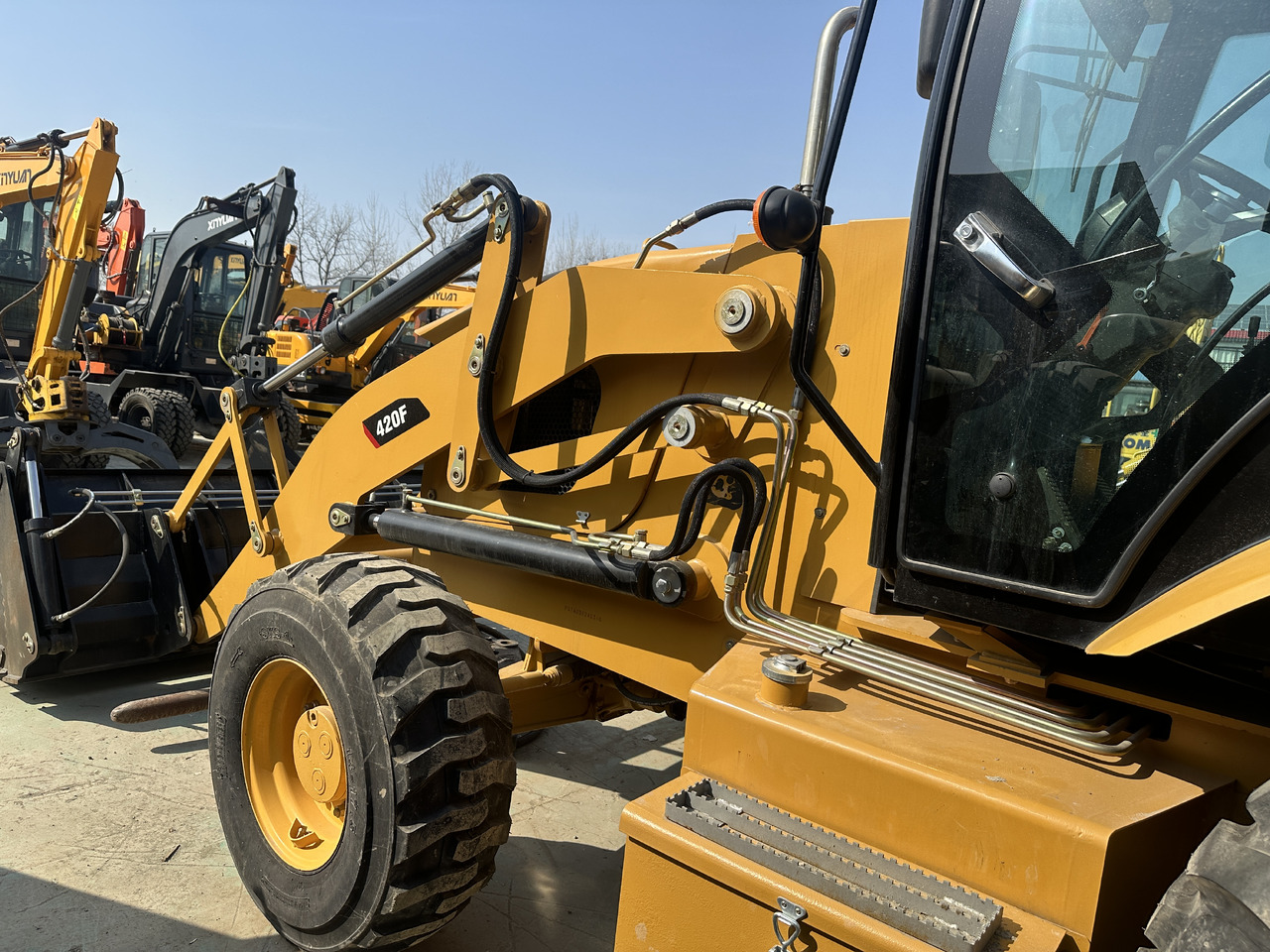 CATERPILLAR 420F - Baggerlader: das Bild 5 CATERPILLAR 420F - Baggerlader: das Bild 5