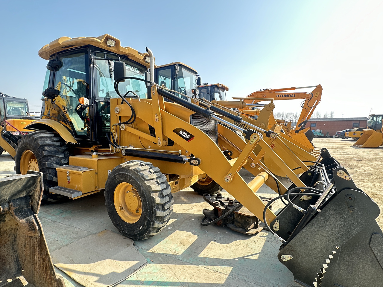 CATERPILLAR 420F - Baggerlader: das Bild 1 CATERPILLAR 420F - Baggerlader: das Bild 1