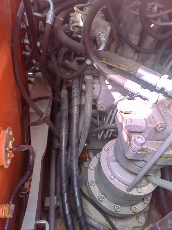 HITACHI ZX120 - Kettenbagger: das Bild 5 HITACHI ZX120 - Kettenbagger: das Bild 5