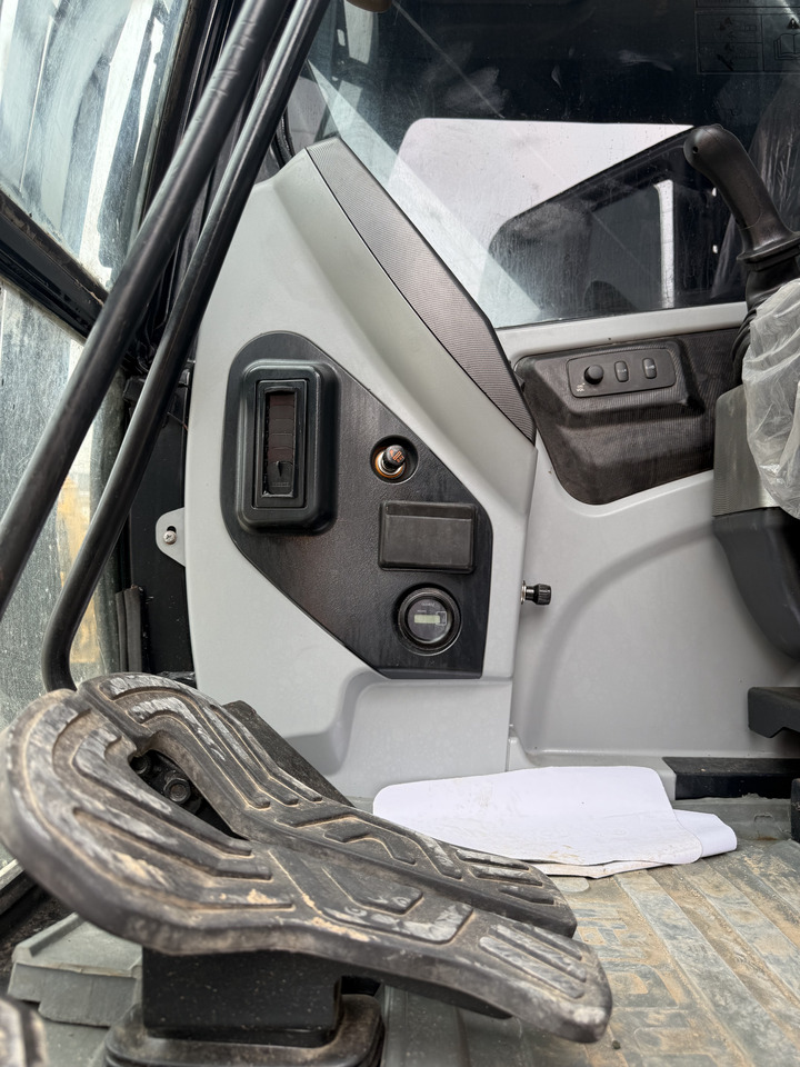 HYUNDAI HX220HD - Kettenbagger: das Bild 4 HYUNDAI HX220HD - Kettenbagger: das Bild 4